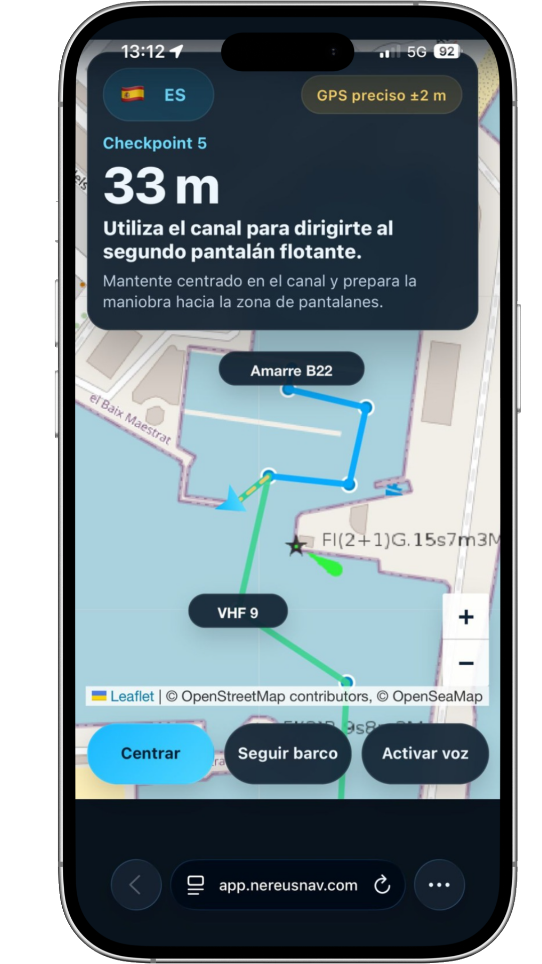 NereusNav en móvil en español mostrando la ruta al amarre